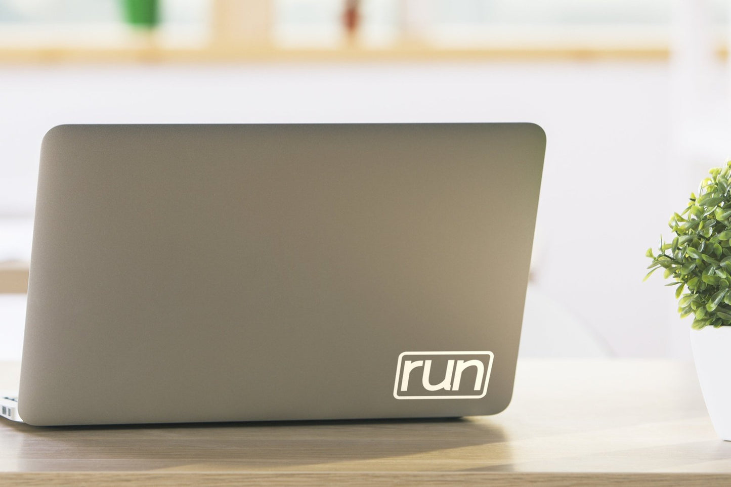 Distance Runner Badge Vinyl Decal | 286
