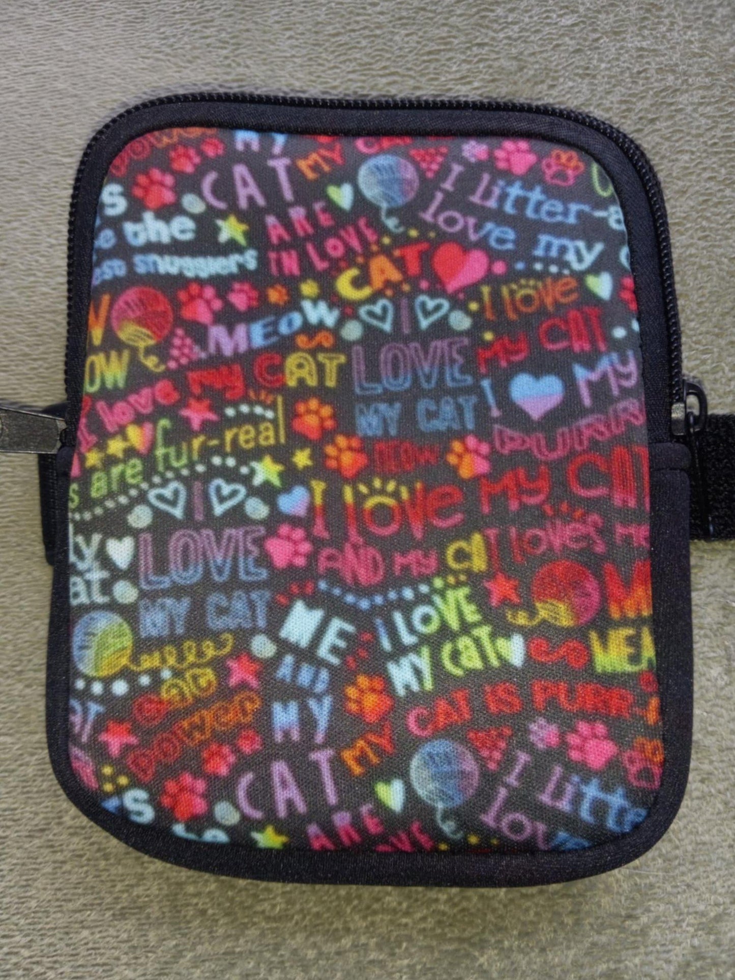 66d34fc959a1090905669a5e_bottle-pouch-cat-love_1752845111575.jpg