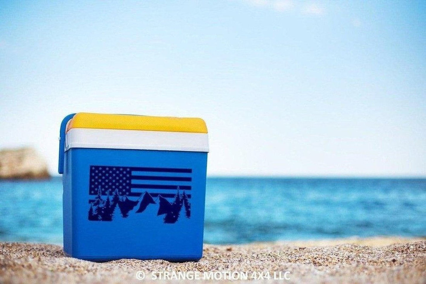 Mountain American Flag Vinyl Decal | 27