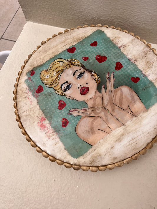 Valentine Pin Up cake plate