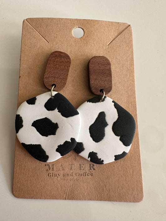 Howdy Cows with Wood Oval