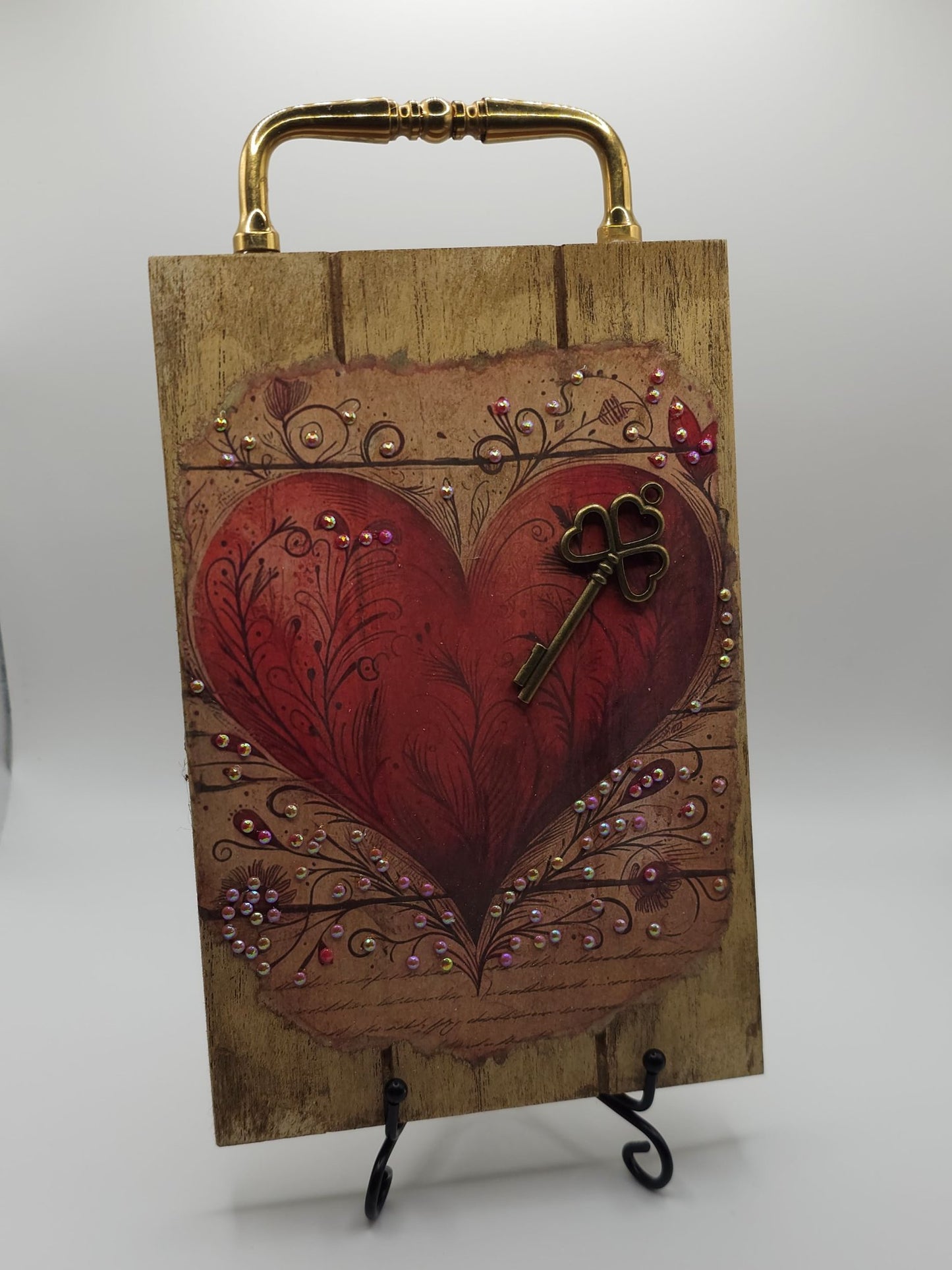 Wooden Heart and Key Table Decor - 1