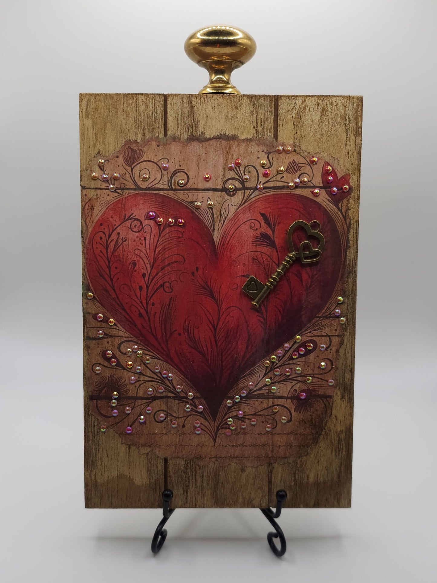 Wooden Heart and Key Table Decor - 3