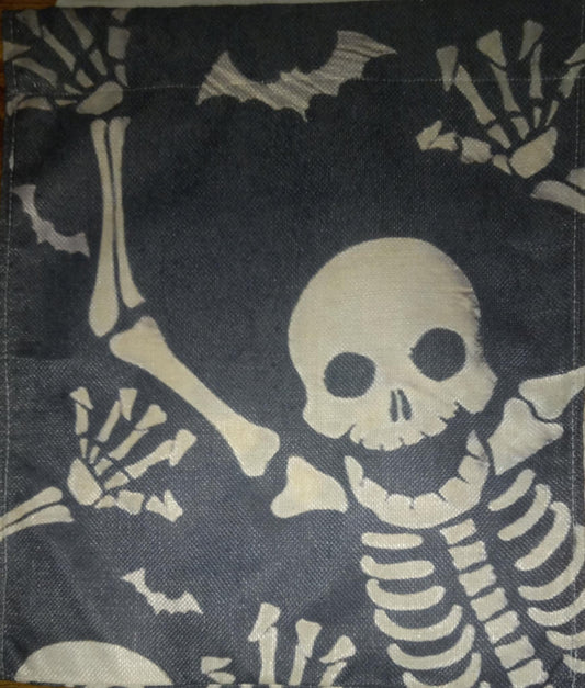 66d34fc959a1090905669a5e_garden-flag-halloween2_1756042601475.jpg